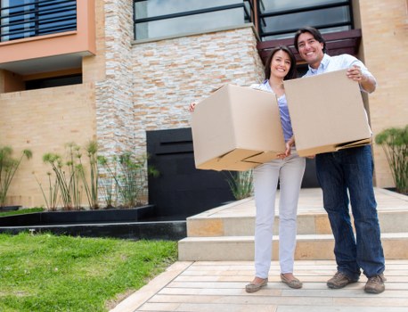 Organized storage facility in Woodlands with flexible rental options